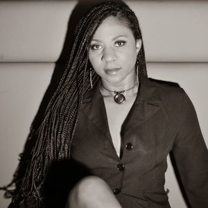 Meet your Posher, Jenisis